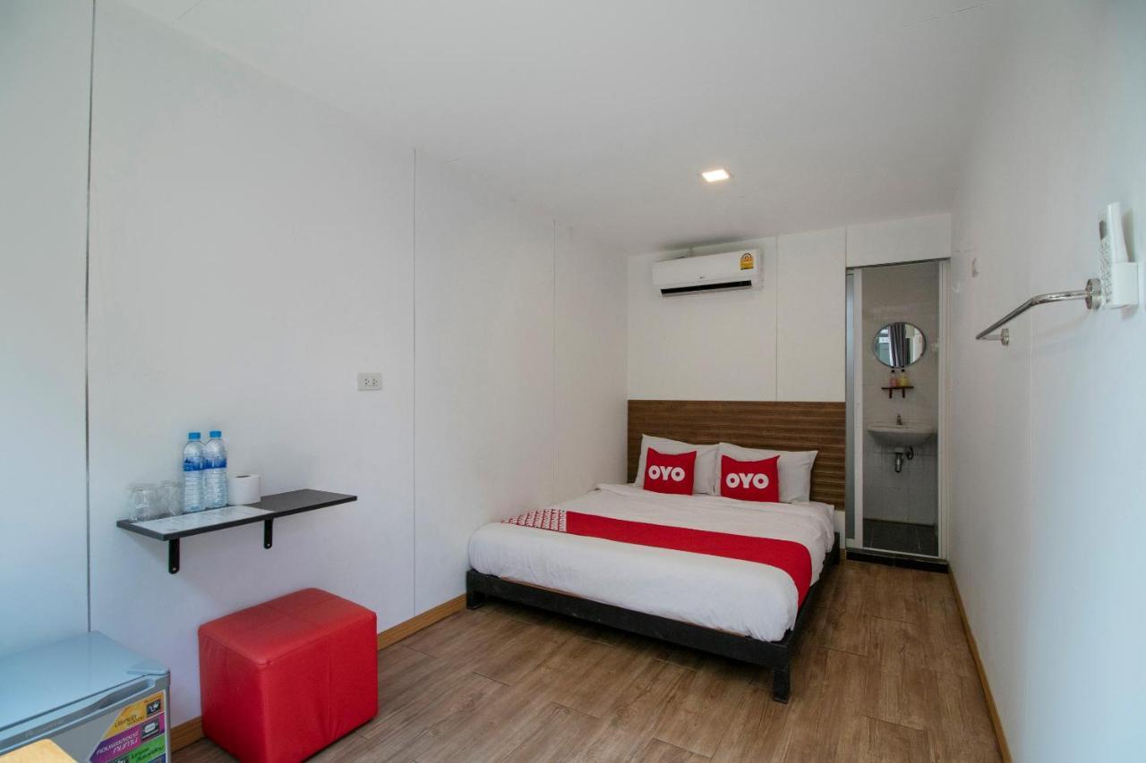 Oyo 673 Nice Sleep Box Hotel Chiang Mai Exterior photo