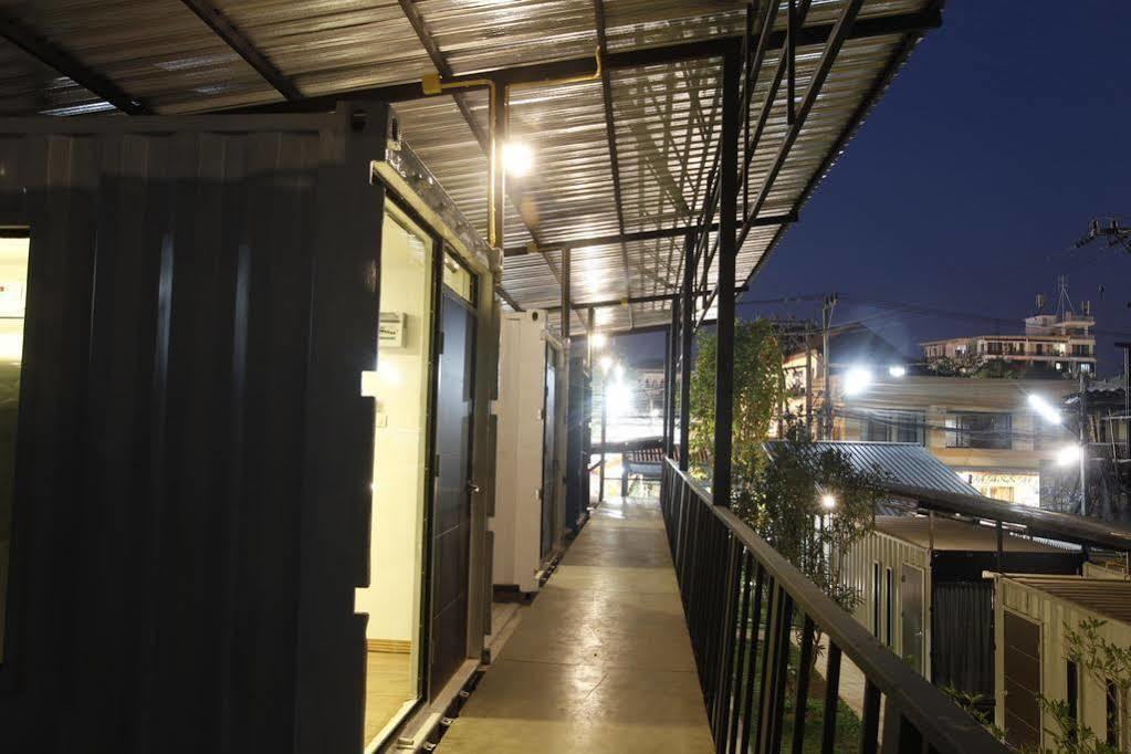 Oyo 673 Nice Sleep Box Hotel Chiang Mai Exterior photo