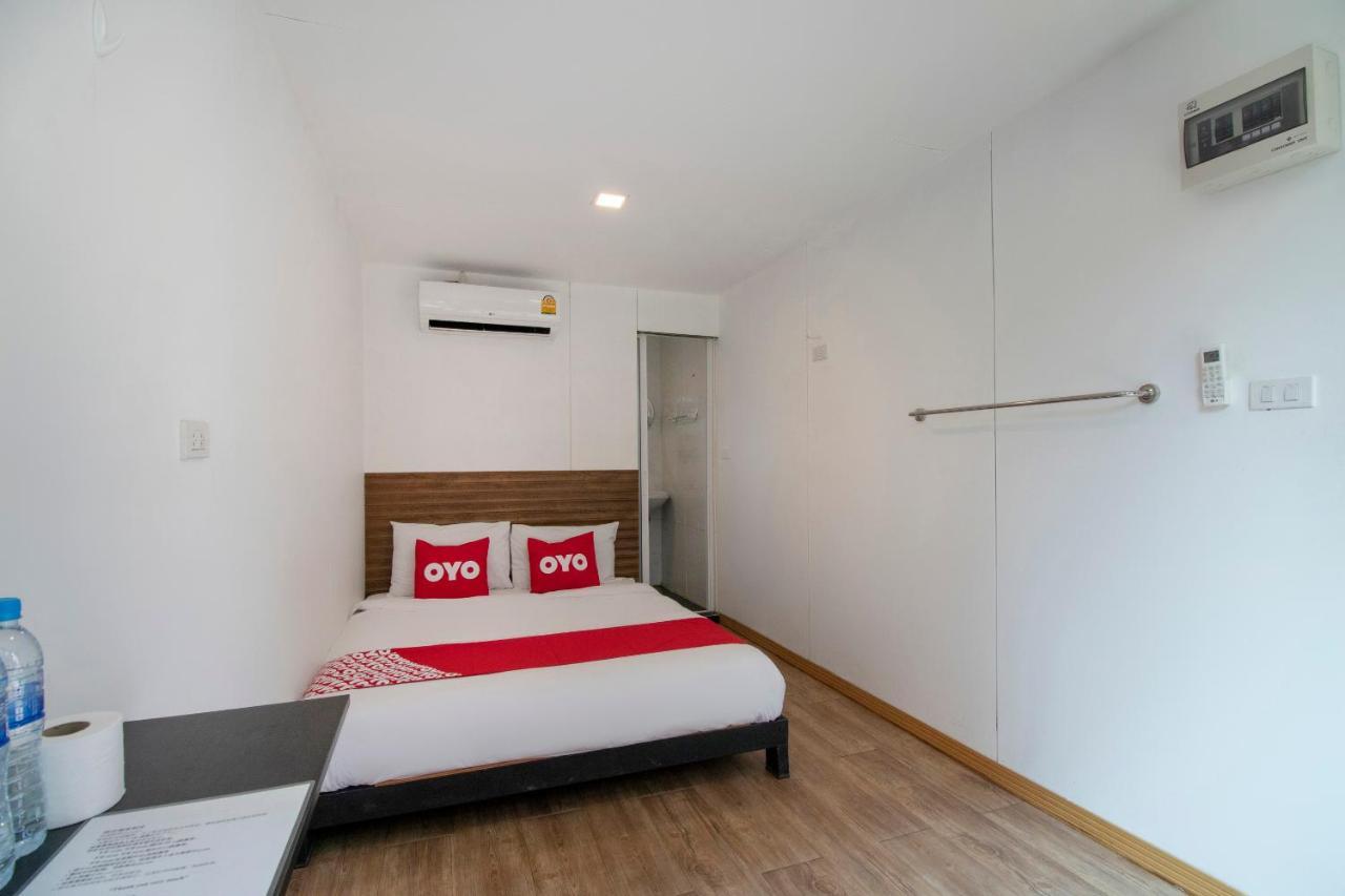 Oyo 673 Nice Sleep Box Hotel Chiang Mai Exterior photo